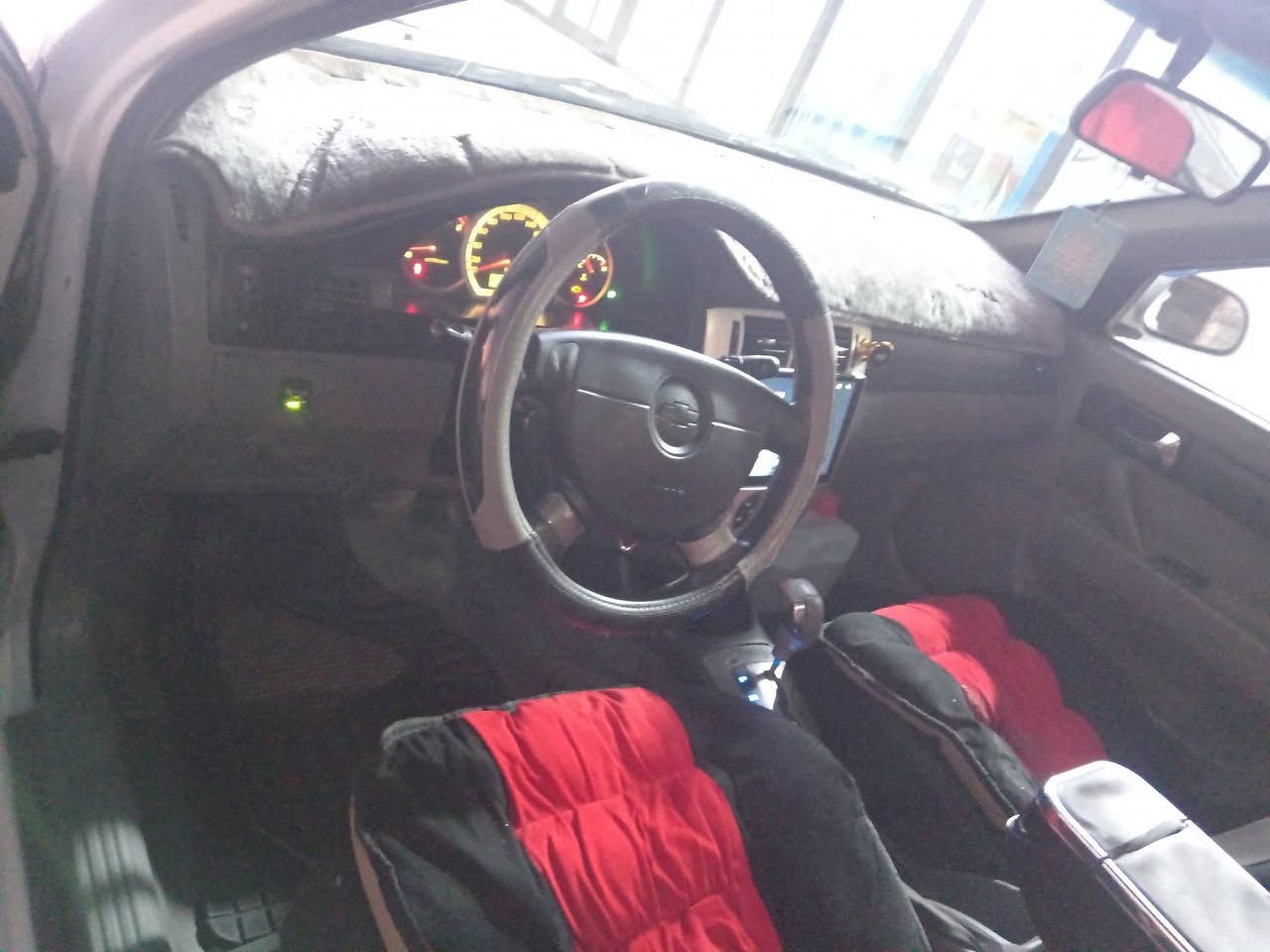 السلام عليكم
اوبترا للبيع موديل 2011 الون ابيض
السياره مكفوله كفاله عامه من الصبغ
كير ومحرك وتبريد مكفول
صدر امامي وخلفي جديد كامره شاشه كبيره
تخم تاير  السعر 83 بيها مجال قليل مكاني ديالئ الخالص للستفسار التصال ع الرقم ***********
