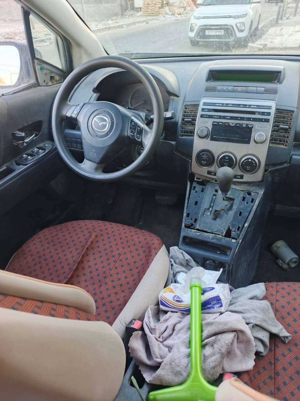 مازدا زوم 2009 5 للبيع محرك بلكارتون وكير اوتوماتيك السياره جافيه والتعديل ممرتب بس طخم تايرات جدد و صدر امامي خلفي جدد وحتى التبريد منضومه جديده شادها بس شد غاز وشغله لان جديد وعمرته على ايدي واشتريتها الباب رزقي لان اني حداد ورقم نجف مشروع وطني وسنويه لل 28  يلا تنتهي السعر ب 39 $ وبيها مجال  وهذا رقمي *********** ابو رقيه بي واتس اب بغداد, العراق
