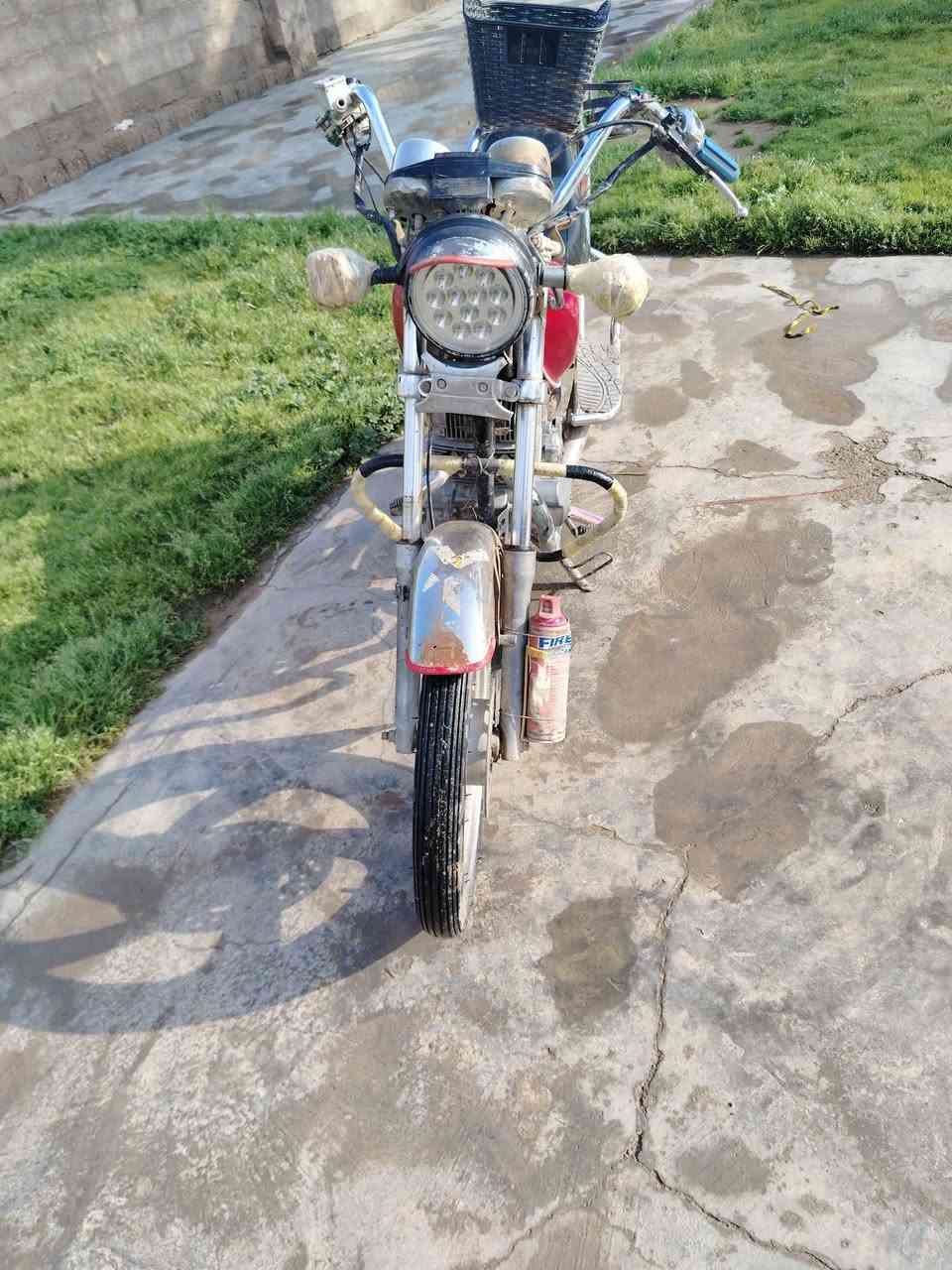 ماطور جني البيع نضيف جدا ماطور مامفتوح عله وضع شركه وراق كامله سعر300 بيه مجال مكان ديالي دلعباس ***********
