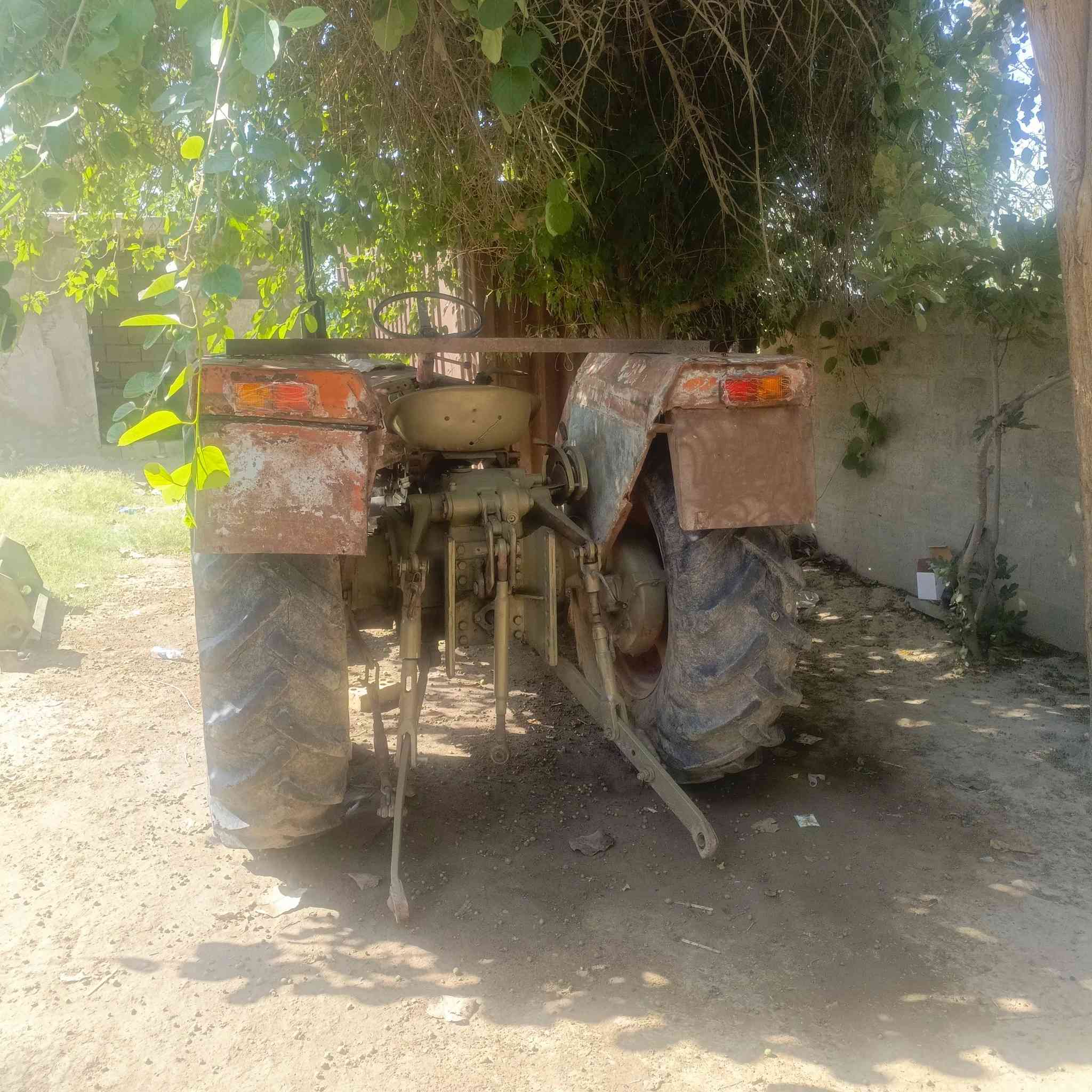 للبيع عنتر71موديل 87 جاهزه عل كراب بدون سعر 3800 بيه مجال بصيط المكان بغداد اليوسفيه ***********/***********/*
