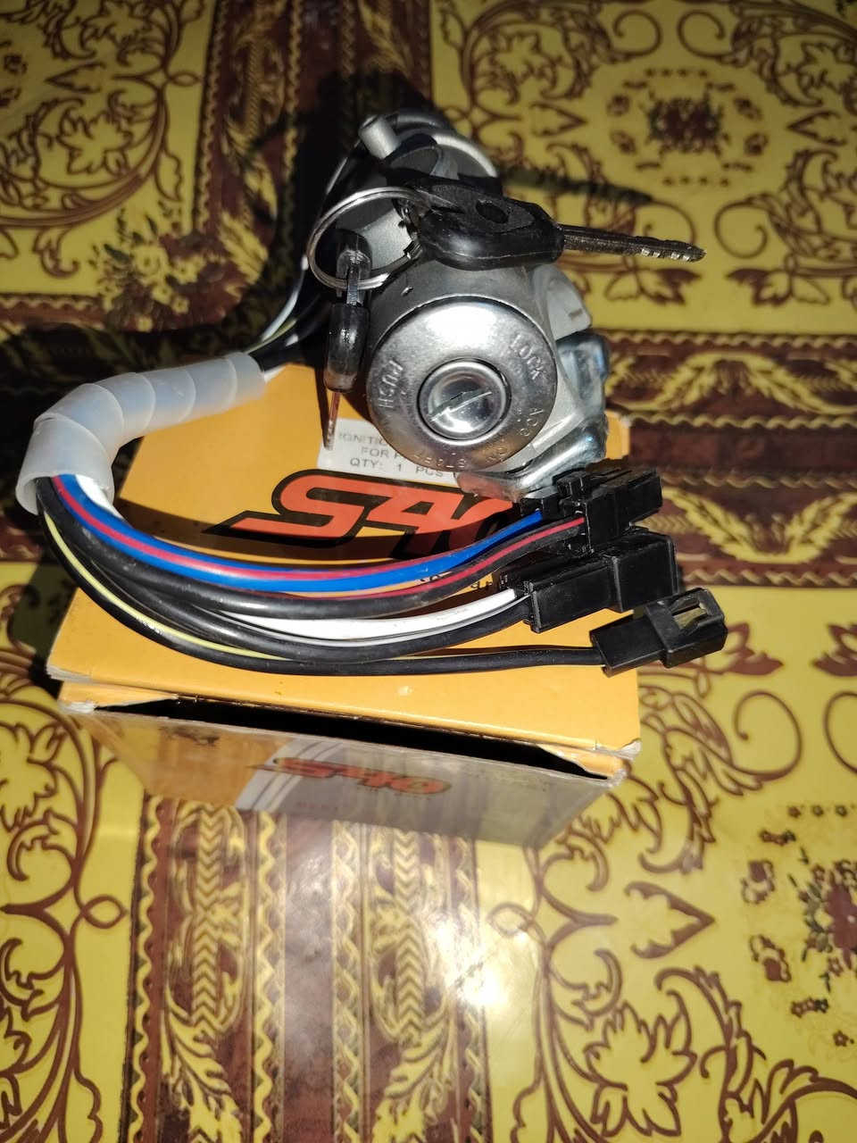 تايرين مال سايبه وياهن جوزه بعدهة مامشدوده السعر ٧٥ كلهن جدد مكاني المجر  ***********
