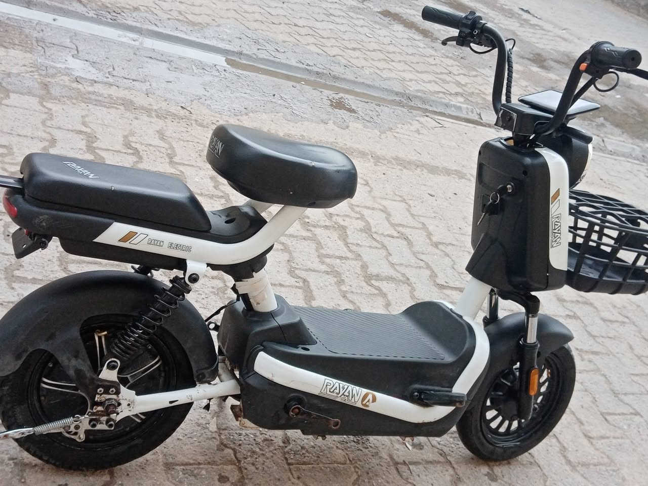 لبيع درجه
دراجه شحن
شركة الريان
نظافة 100من100
3سرع السرعه40
تايرات جدد
اشاير يمنه ويسره
لايت ضعيف وقوي
المسافه50كيلو
السعر 250وبيه مجال
الاستفسار على الرقم
او مروس بR9
***********
