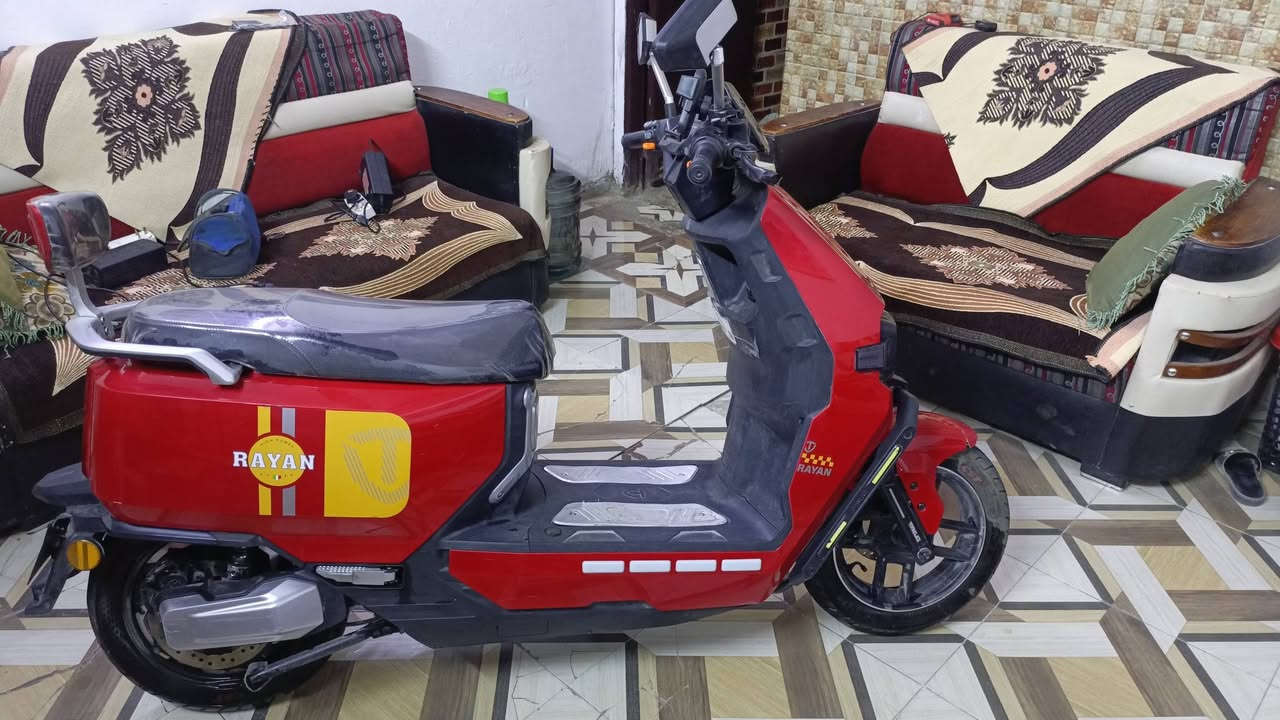 سلام عليكم دراجه الريان الحجم كبير  السعر 900 وبيهه مجال  ***********
