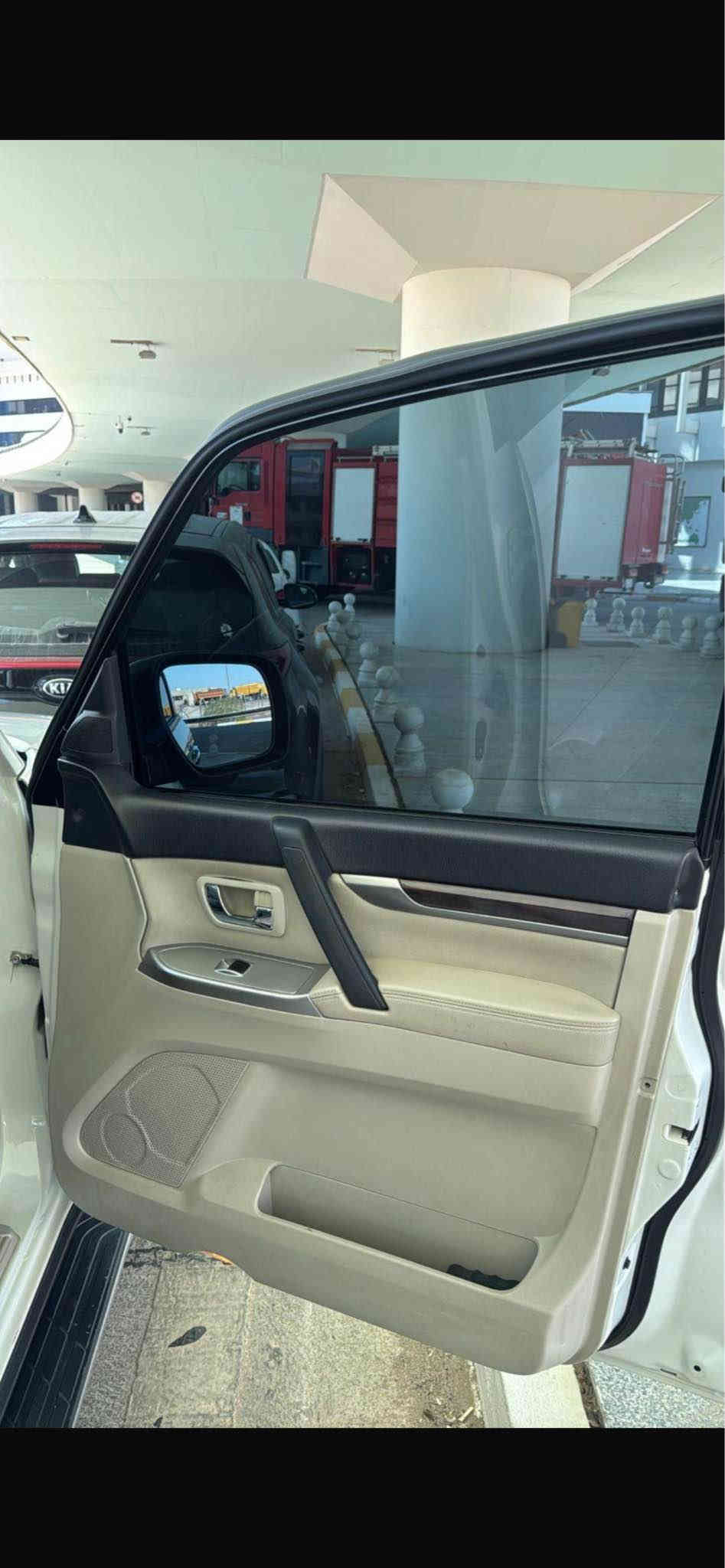 للبيع ‎
باجيرو حبتور 
موديل 2016 
خليجي مكفول كفاله عامة
معروفه مواصفات الحبتور فول 1/1 
فتحة
جلد 
دمام
ماشيه185 الف
محرك 3500
السعر 205
.
رقم اربيل باسم المالك تحويل مباشر 
هزه وسنويه جديده ورقم جديد  ، 
السيارة جاهزه من كلشي ونظافة 100% 
مكفوله كفاله عامة من كلشي 100% 

العنوان : بغداد  حي الجامعة او المطار 
.
رقم صاحب السيارة 
*********** بغداد
