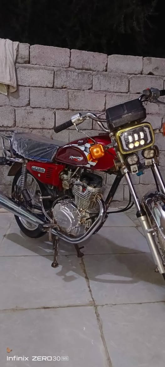 السلام عليكم من رخصة الادمن عندي دراجة اربعة كير موديل 23جديدة أوراق كاملة اريد امراوس ب ستوته حسب الاتفاق عنواني كوت/حي الحكيم المراسله على واتساب *********** ابو حسين
