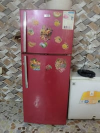 ثلاجة • شغالة • عليها ضمان