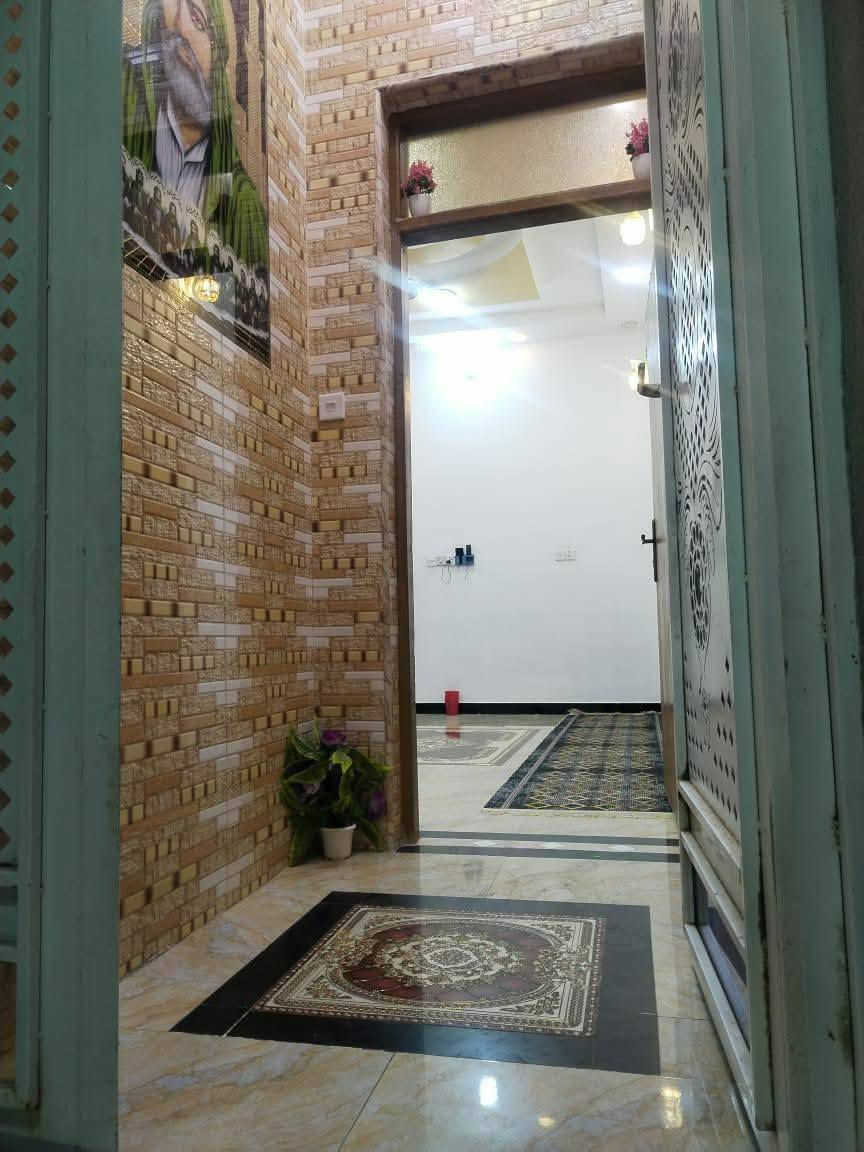 مشتمل للبيع مساحة ١٠٠ متر
بناء جديد وحديث درجة أولى الموقع الصويرة حي الزهور قرب الفلكة قريب على جامع دكتورة وفاء 
للاتصال ***********
