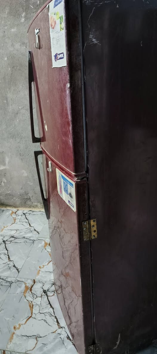 ثلاجه للبيع *********** بي واتساب
