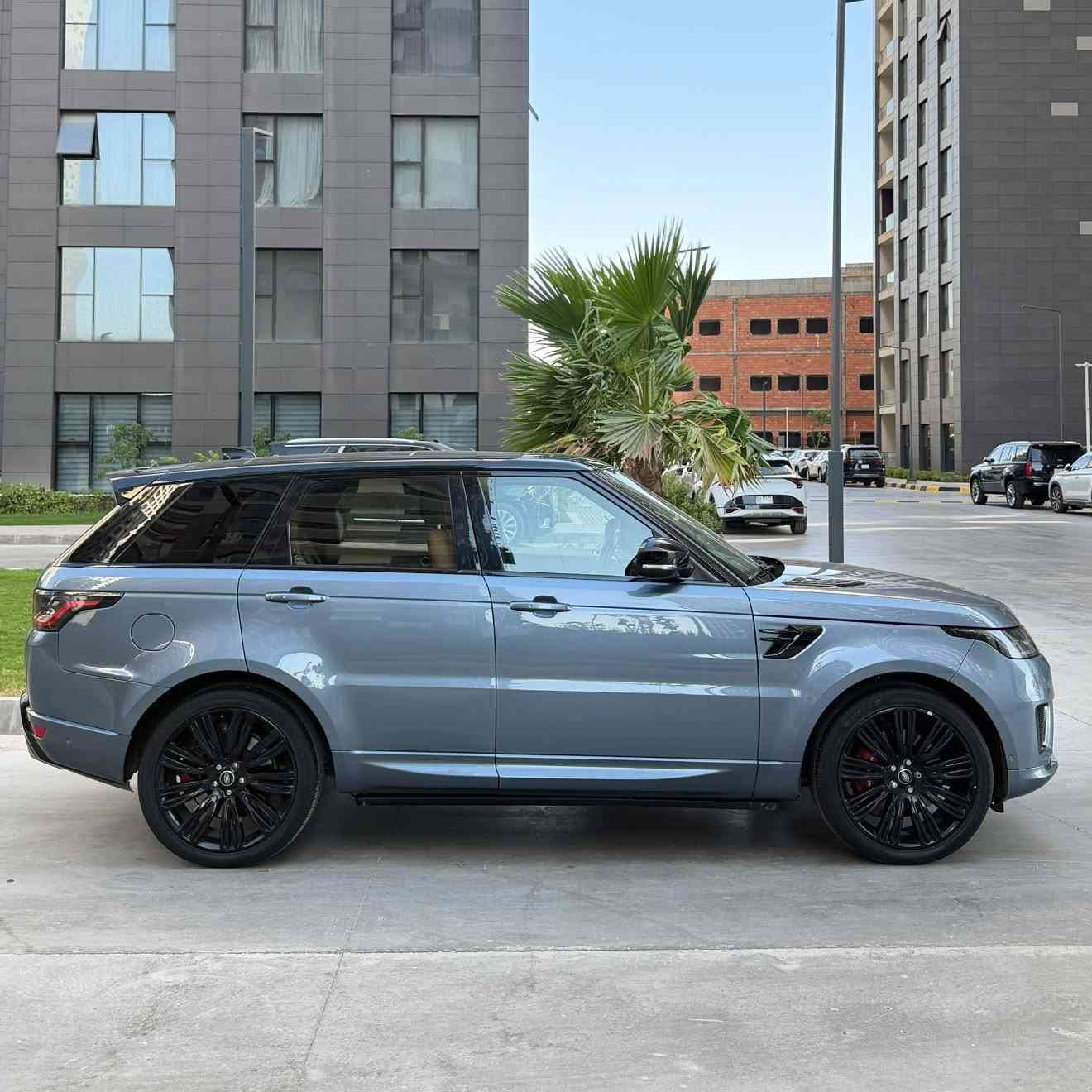 RANGE ROVER     SPORT
2018

لون مميز جداً 

فول موصفات 1/1 

بانوراما 

بصمه ابواب 

دوسات كهرباء 

جكات 3 وضعيات 

داخل عسلي اصلي

كشنات تدفئه تبريد 

ردارات 360 درجه 

لد داخلي 15 لون متغير 

كامرات عدد 5 

حساسات 360 درجه 

سستم سماعات ميرديان
صندوق كهرباء 

كيج إلكتروني متغير 

فور ويل 

نظام سبورت + ايكو + جبلي 

ماشيه 68mi

محرك 8سلندر سوبر جارج

كير محرك صدر كفاله عامه تخم تاير جديد ✅

صفر مسج السياره سيرفس كله بالوكاله سردار 

كليت تايتل 

السعر 378ورقه

رقم التلفون ***********

الموقع بغداد السيديه

