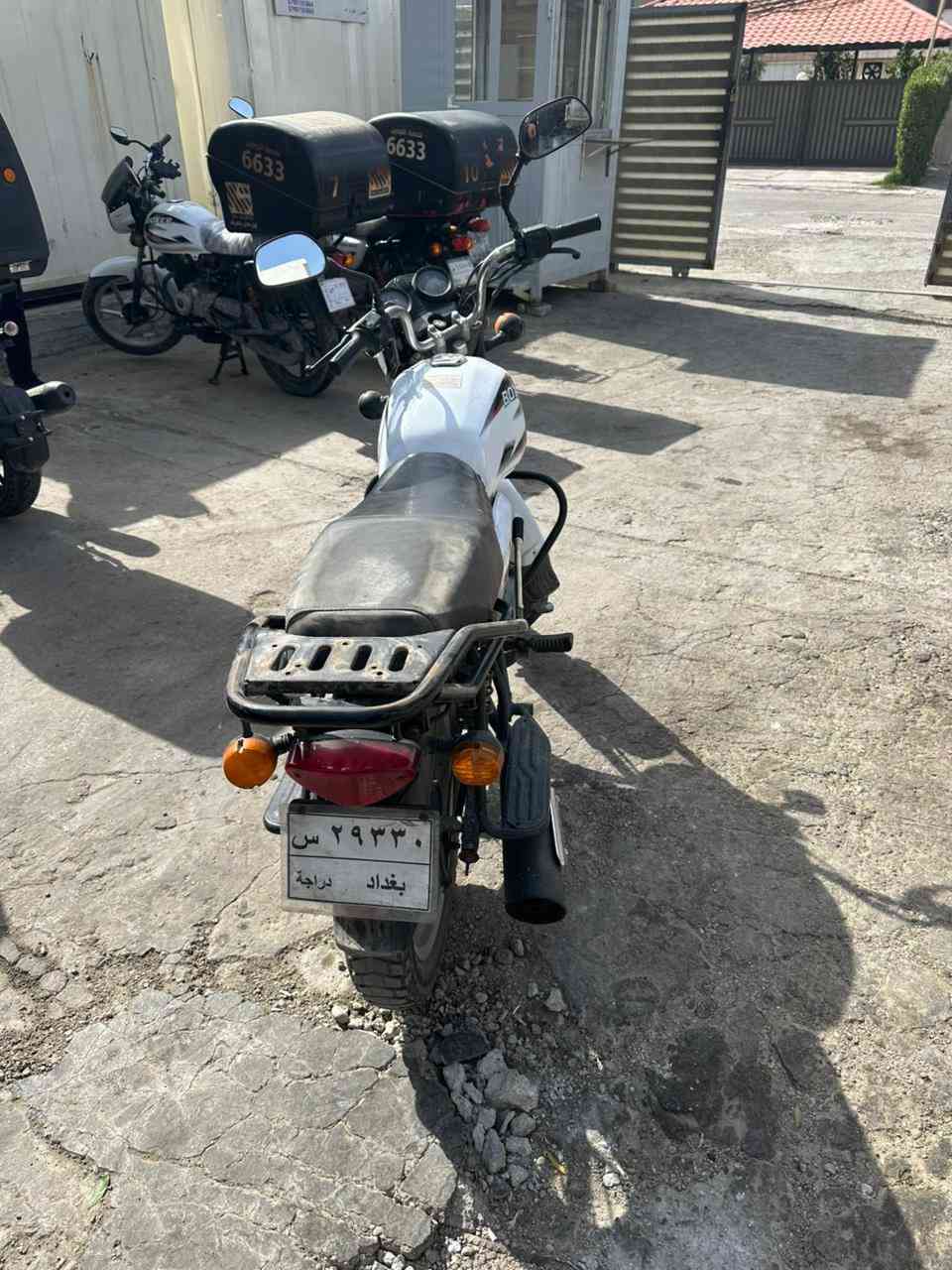 مرخصه مدير الكروب
السلام عليكم للبيع دراجه بوكسر مرقمه بغداد 
الدراجه شغاله وخير من الله بس يحتاجها تجفيت 
حاليا دراجه شغاله وخير من الله 
سعر مليون و200
***********
