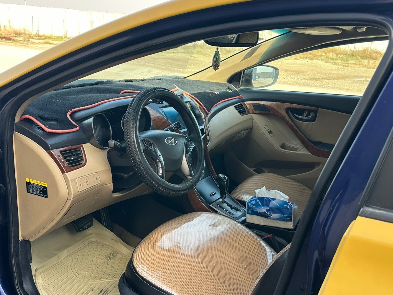 السلام عليكم 
النترا 2013 فول عدى البصمه 
وارد أمريكي الضرر جاملغ وبنيد
رقم بغداد إنكليزي  بأسمي 
المكينة2000جديده قبل 4 اشهر 
كير خير من الله 
غرفتها كما موضحه بالصور شاشه كامرة 
تحكمات ومعروفه المواصفات مكان بغداد العبيدي السعر105$ ع رقم ***********