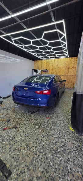 السلام عليكم 
* للبيع ماليبو 2023 ازرق دخول جديد 
* الفئه LS
^المواصفات :

* شاشه + كامره دواره 
* نظام ECO + نظام auto stop
* لايتات عادي مع كشافات دعاميه
* بصمه ابواب مع بصمه جنطه مع تشغيل عن بعد
* تحكم ستيرن جهتين بلوتوث وحاكيه وكروس سرعه 
شاشه كبيره نظام واي فاي ونظام خرائط وتحديد مسار
* نظام ABS مانع انزلاق والسيارة ماشية 46 الف ميل
* تخم تاير جديد باتري جديد مكينه وكير و صدر و تبريد كفاله 
والبچم كبس ما مفتوح
* السيارة حرة بدون رقم بأسمي

* ضررها صبغ الچاملغ الخلفي جهة السايق وبيها كلير باب ومدكر
* السعر  ١٣٥ وبيها مجال

***********
