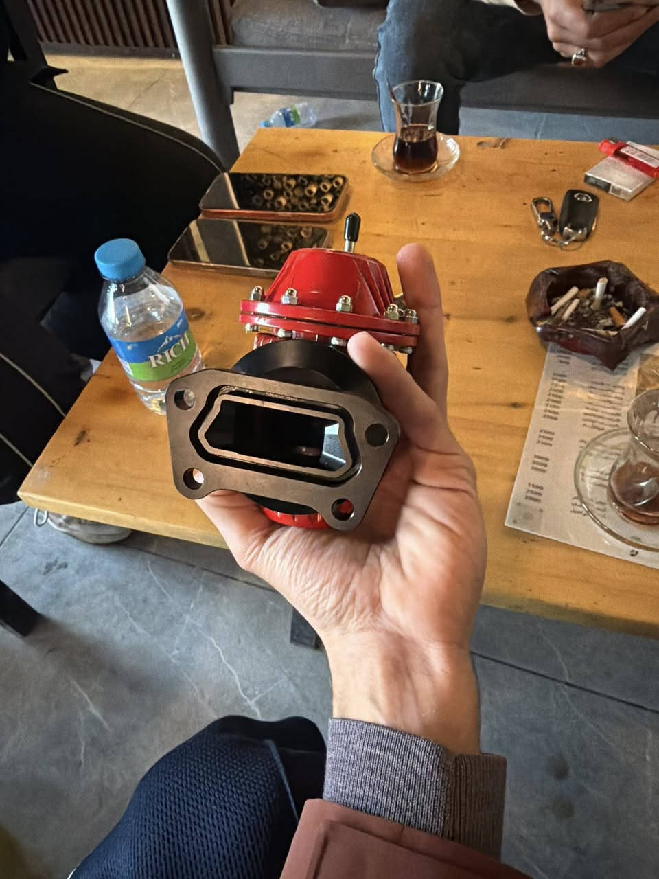 توفر عطاس النترا فولستر HKS اصلي ياباني السعر 200 الف وبي مجال متوفر توصيل ***********
