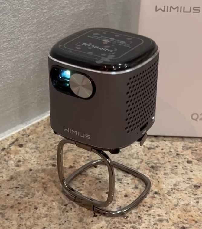 سڵاو داتاشۆ dlp wimius Q2 

فوول مواسەفات ئەندرۆید
 ئەوتۆ فۆکس . یوتوب . نێتفلیکس 
شەحن و کارەبایە 
بە پاوەربانک ئیش دەکا وایەری خۆی لەگەڵە 

سعری 135 
***********واتس ئەپ

گەیاندن ھەیە بۆ ھەموو شوێنێک أربيل, العراق
