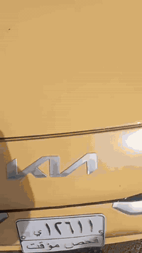 السلام عليكم ورحمه الله وبركاته فورتي موديل 22 للبيع سياره بها حاله غرق بها طخطخات بسيطه ترقم خصوصي سعر مناسب الاستفسار عل رقم ‭0772 816 0583‬
