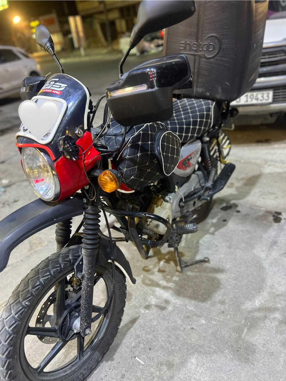 سلام عليكم دراجه بوكسر للبيع مرقمه رقم بغداد و سنويه تحويل ثاني يوم دراجه نضيفه مكينه خير من الله موديل 2023
السعر خاص رقم ***********
