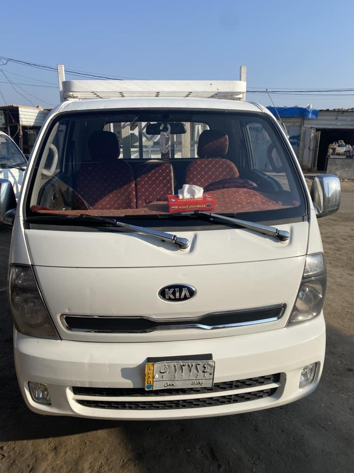 سلام عليكم كيا فحل موديل 2017مكفوله عامه مع المحجر للاستفسار ***********
