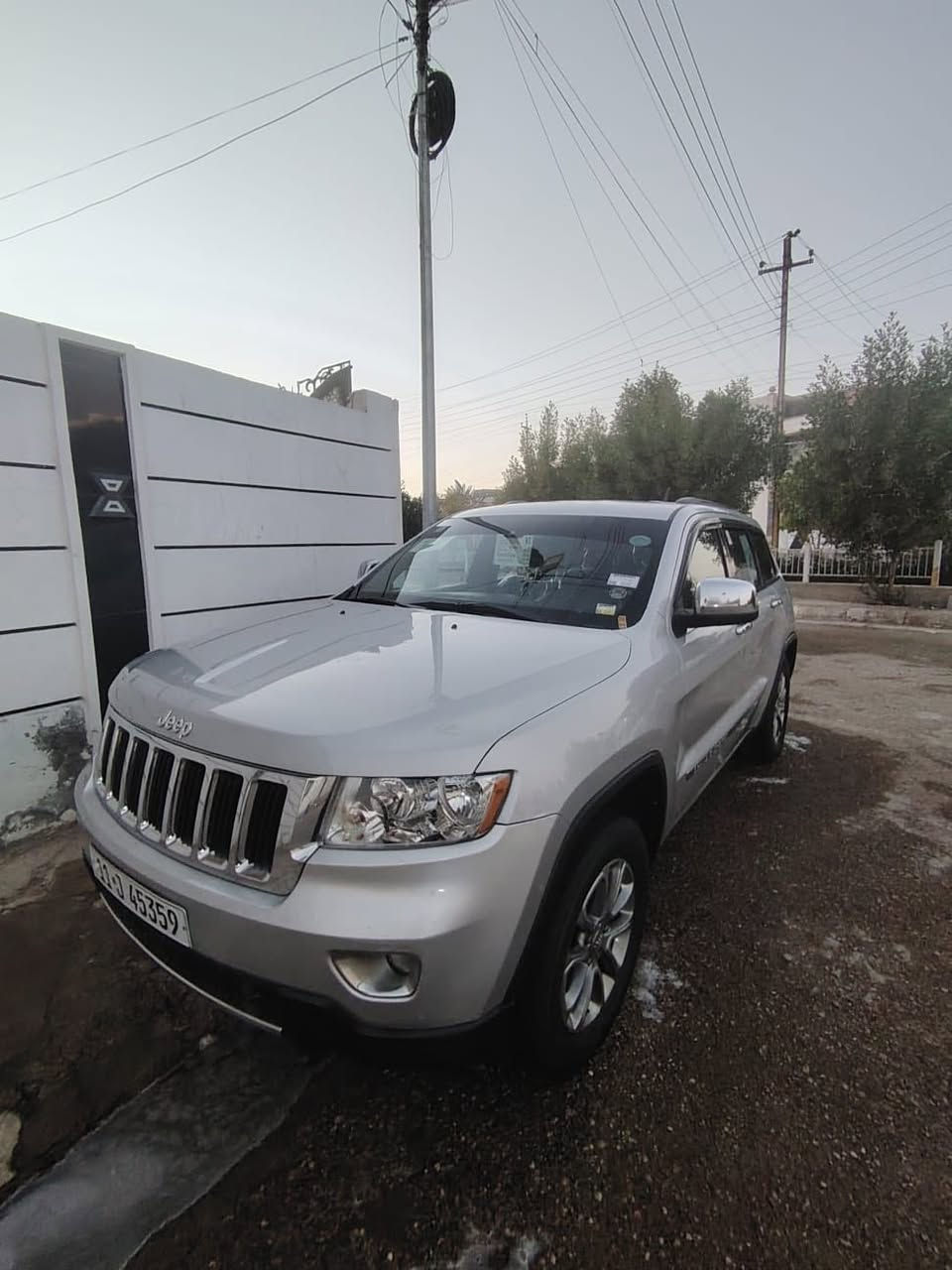 السلام عليكم
جيب لاريدو 2011 امريكي مكفوله السياره جديده بيها فقط كرت بالباب رقم بغداد فول عده الفتحه مكان الرمادي 
السعر اتصل واني حاضر
***********
