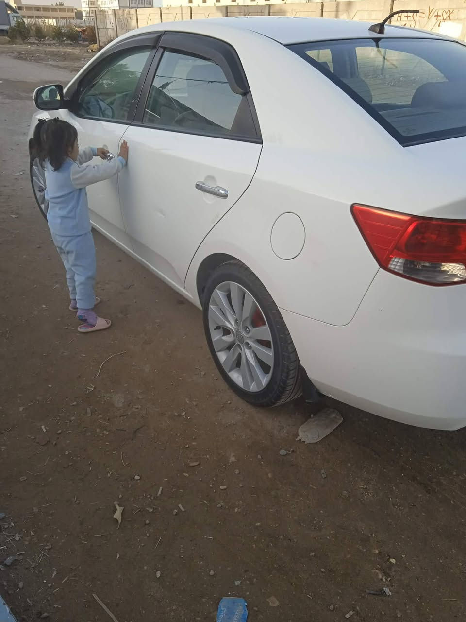 سيراتو 12 مكفوله ماعدا شخط بلباب السعر 108وبيها مجال الرقم سليمانيه تريد وكاله تريد تحويل للاستفسار علئ الرقم *********** مكلف بل نشر
