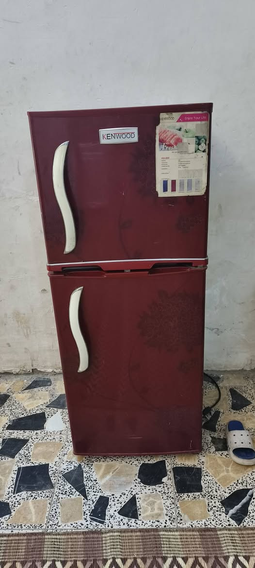 سلام عليكم ثلاجه لل بيع السعر 100 بيها مجال الاستفسار ***********
