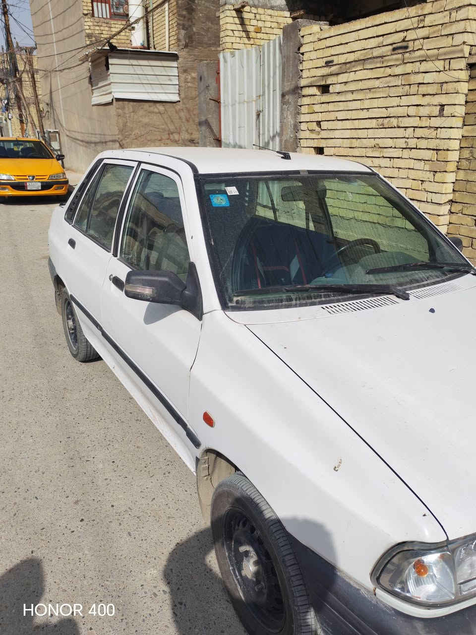 سلام عليكم سايبه للبيع ٢٠١٤ بسمي هزه جديده السياره جاهزه مكاني بغداد الأمين *********** السعر ٣٨
