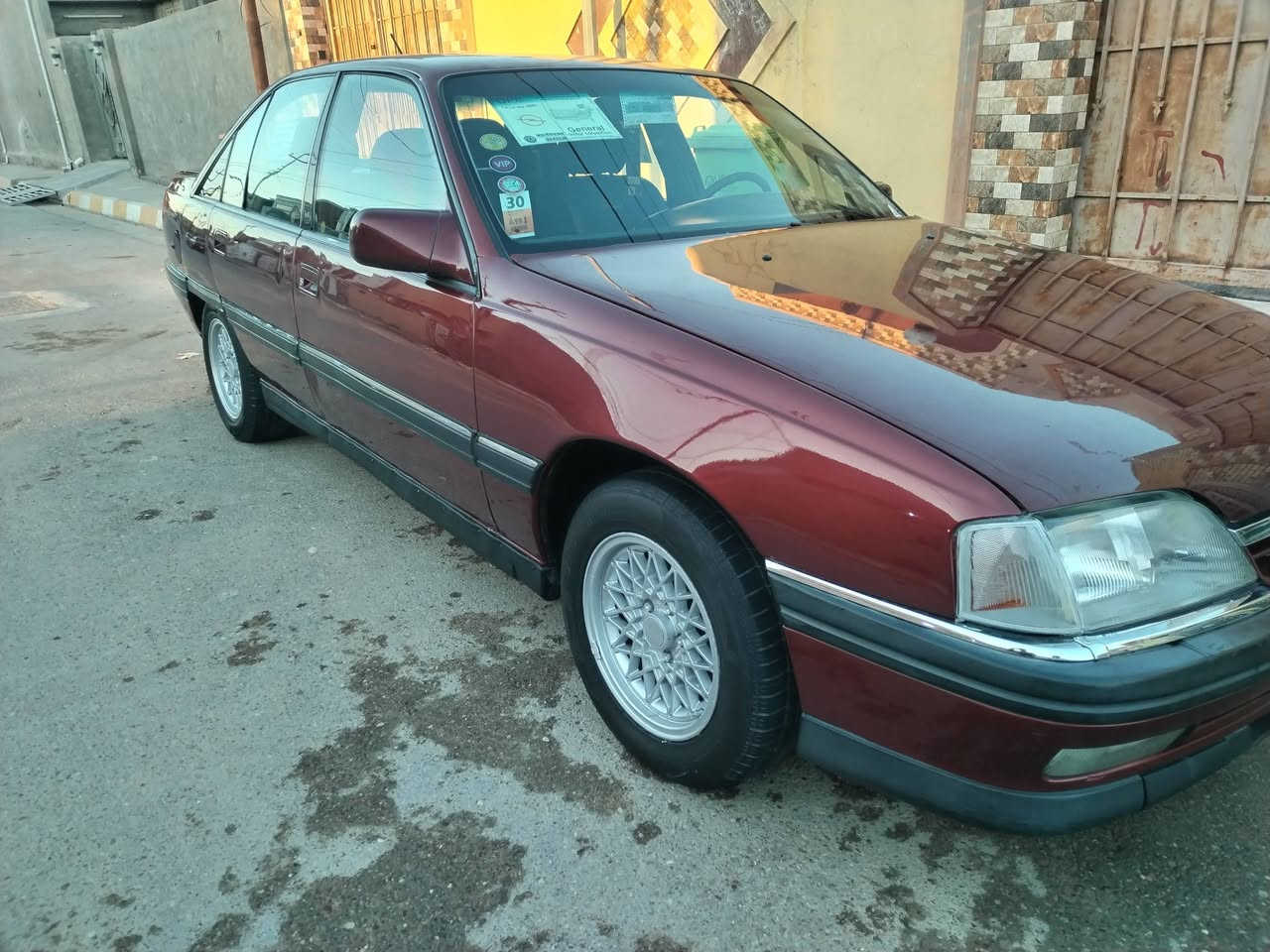 سلا عليكم اوبل اوميكه موديل 93سياره جديده اي نقص مابيه سياره مال جنيه السعر 3٨ مكان السيارة فلوجه ***********،، ***********
