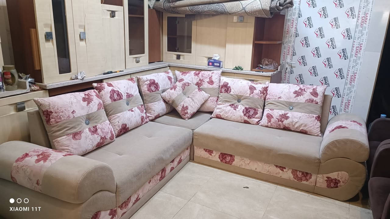 للبيع طقم قنفات نضيف مابيه اي عيب ب٢١٠ الف للتواصل ***********
