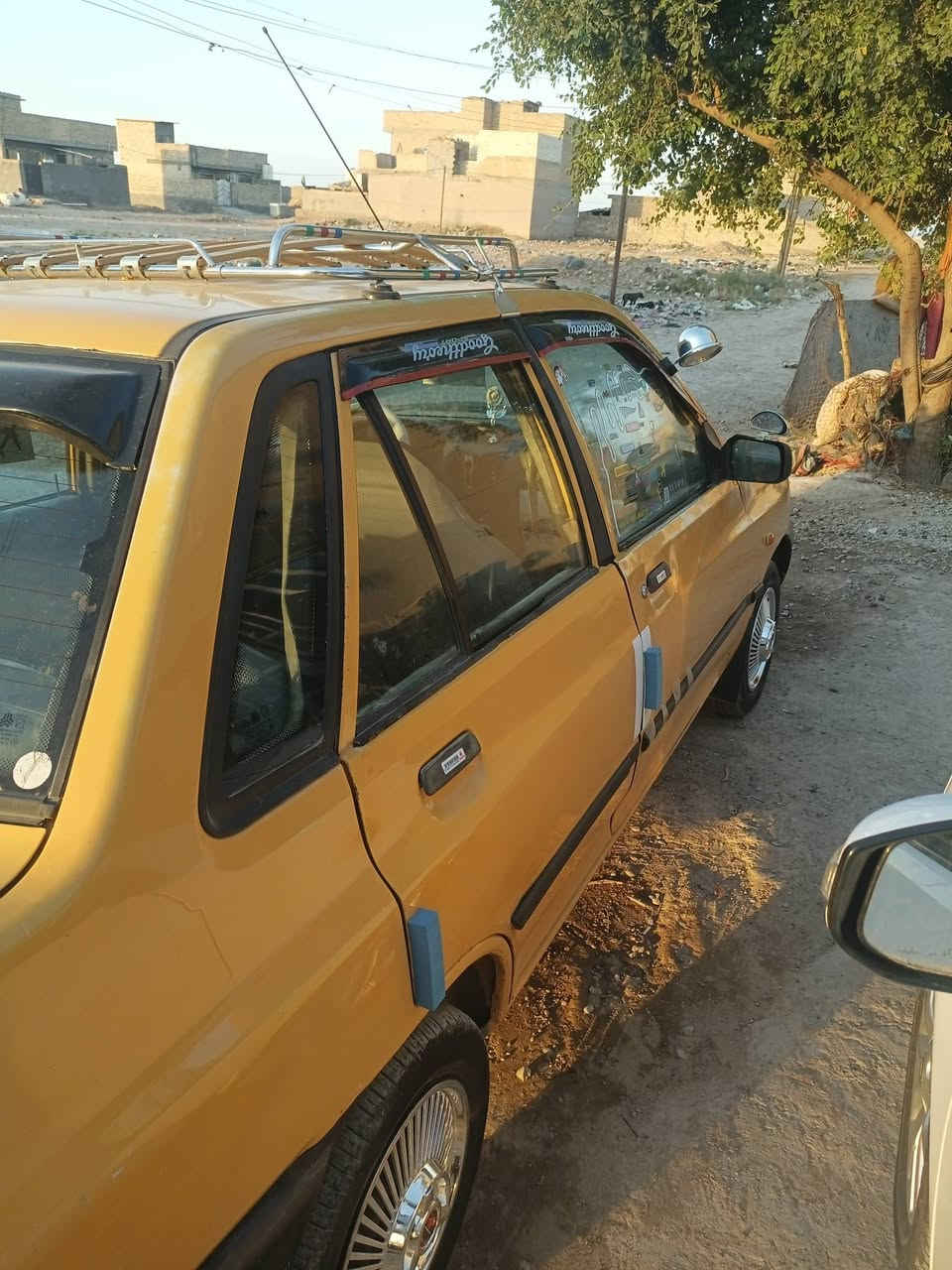 يا الله من رخصت مدير الكروب المحترم
سايبا موديل 12 للبيع 

كير مكينه حداديه

تخم تاير كهربائية

سياره جديده معنه الكلمه

مال جناي متعوب عليها

العنوان بغداد النهروان 

للستفسار ***********
