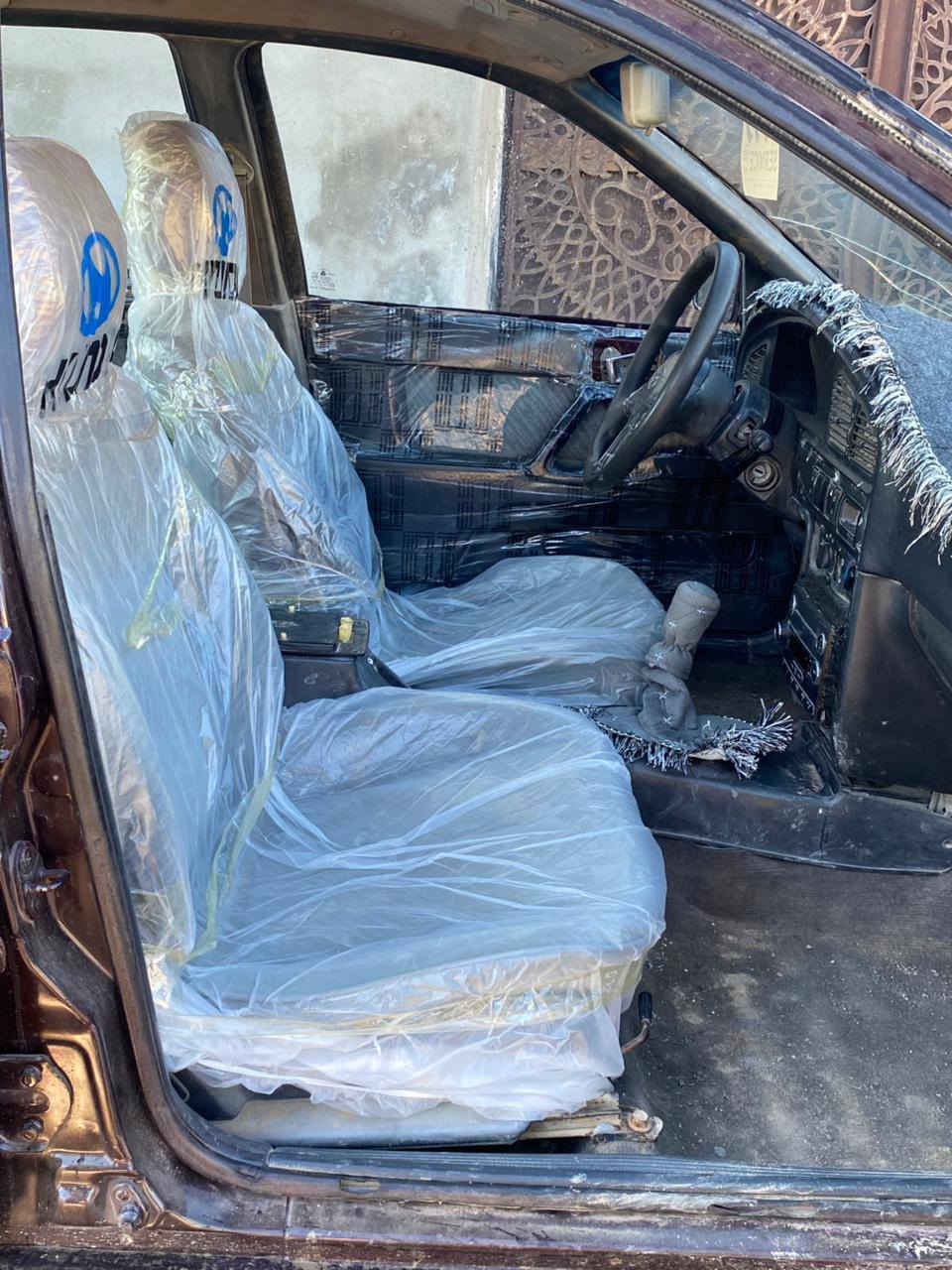 السلام عليكم انترا دمعه ٩٣ محرك كير جدد مسجل بيها سنويه مصبوغه عام جماليه  والباقي شوف العين 
السعر ١٢ 
للإستفسار ***********
