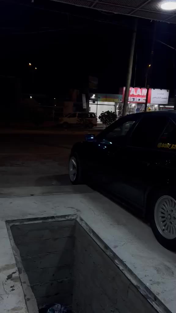 سلام عليكم Bmw e39 540i
فول مواصفات موديل 2000 رقم بغداد مداور ثاني يوم 
لون زيتوني نقصها حداديه وترتيبات كهربائيات شغاله كلها تبريد ثلج ويه سويج مكانها كربلاء بيع مستعجل 68 بيها مجال قليل 
***********

