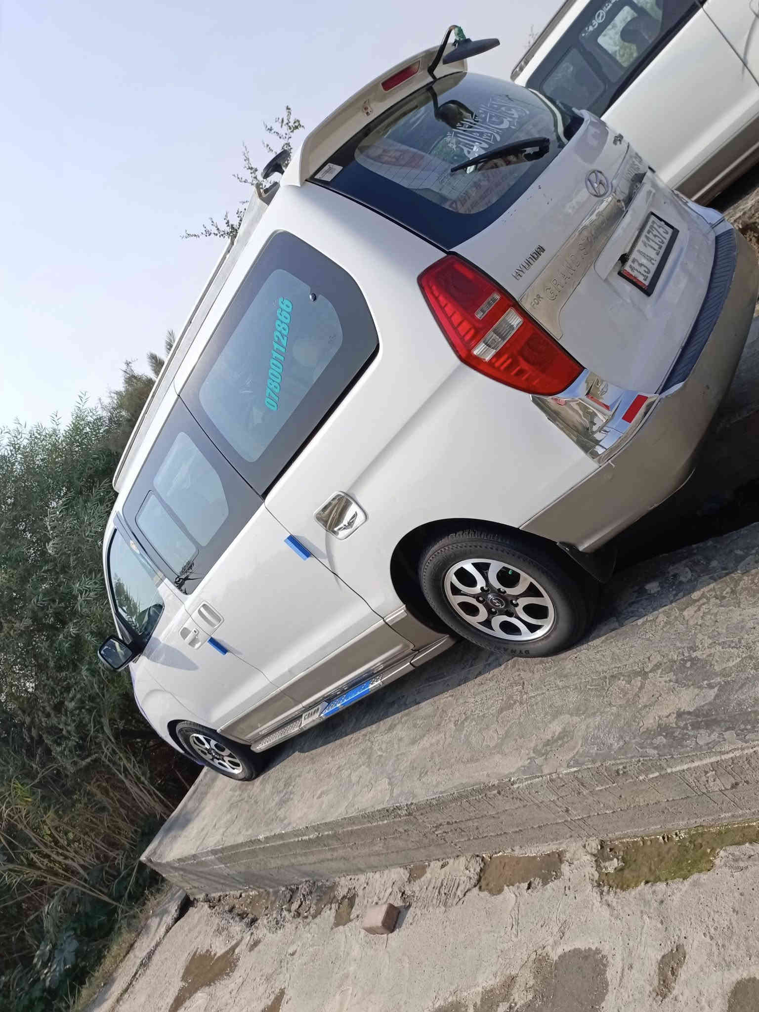 السلام عليكم ستاركس 2014
محوره مسكر اوتو مكينه 12قبق اسود
بيها جاملغ خلفي صبغ من الكنر ولجوه فقط والباقي كفاله 
حداديه تخم تاير كله جديد مكينه جديده 
رقم نكليزي دولي اتصل ودلل ‏‪***********‬‏
