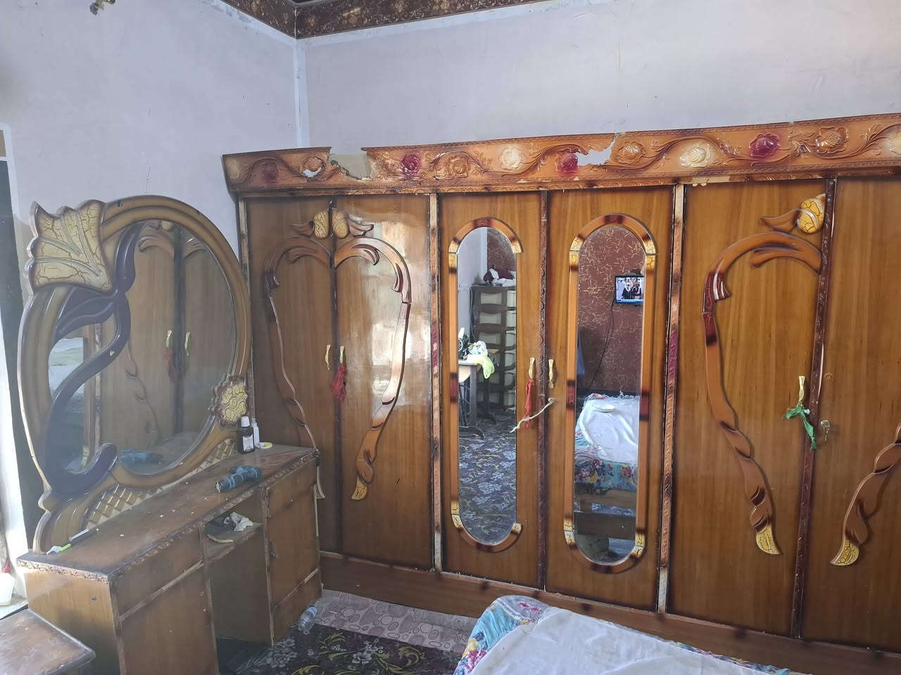 غرفة نوم مستعملة العنوان بابل ناحية جبلة
*********** واتساب

