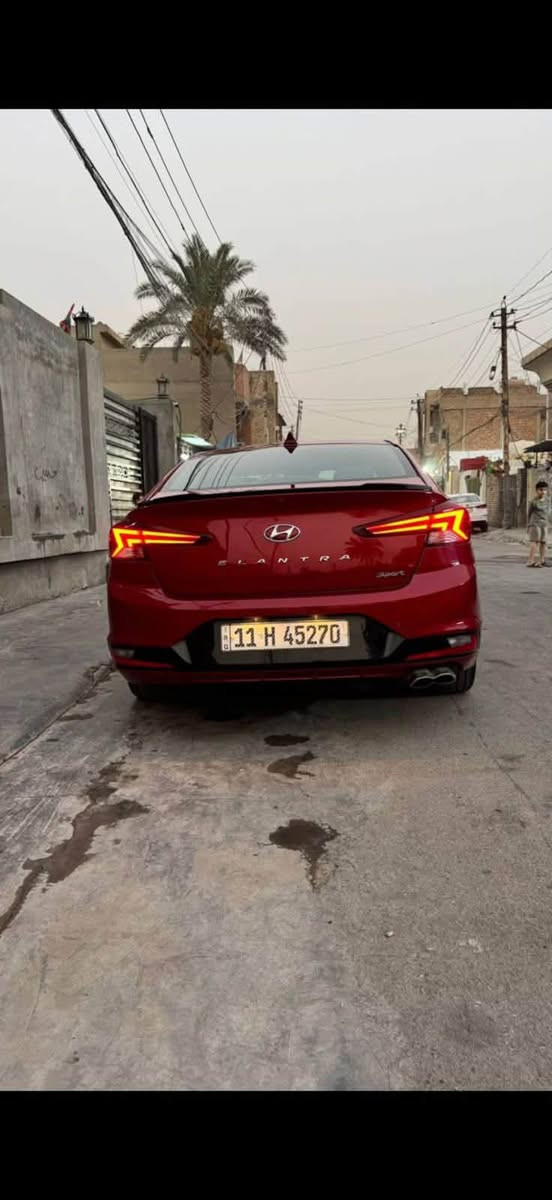 السلام عليكم النترا موديل 2019 حادثها مرفق مع الصور السياره ليبل واحد بدون تبديل السياره جديده و جاهزه من كل النواحي كير مكينه مكفولات صدر امامي خلفي تخم تاير جديد السياره جاهزه من كل النواحي رقم بغداد بسمي تحويل ثاني يوم 
مكان السياره بغداد رقم الهاتف ***********
بغداد مدينه الصدر قرب المستشفي الصدر العام
