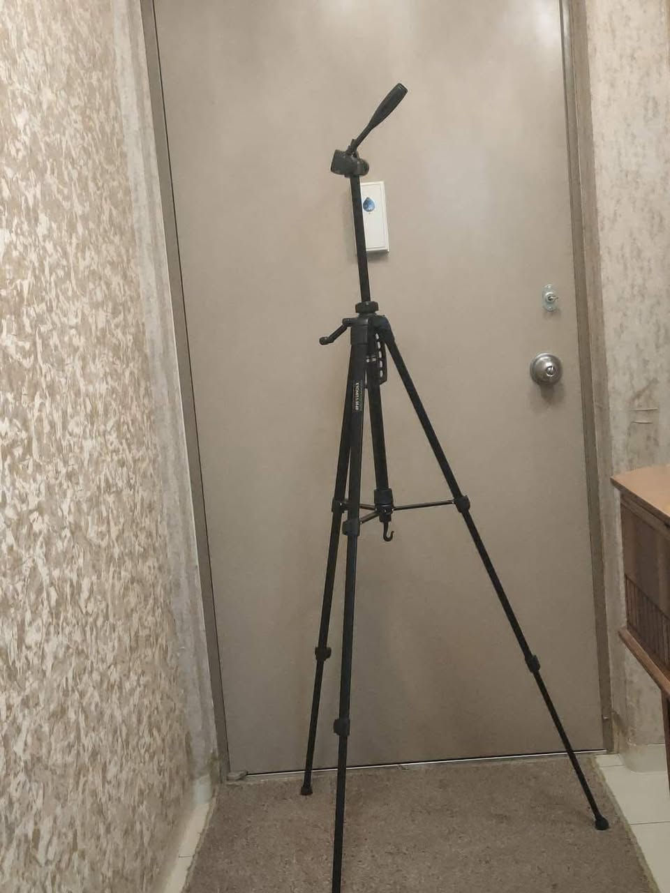 السلام عليكم
ستاند تصوير جديد ممستخدم   أحادي +ثلاثي
ارتفاع  150cm
العنوان الديوانية حي الزيتون
رقم الهاتف ***********
