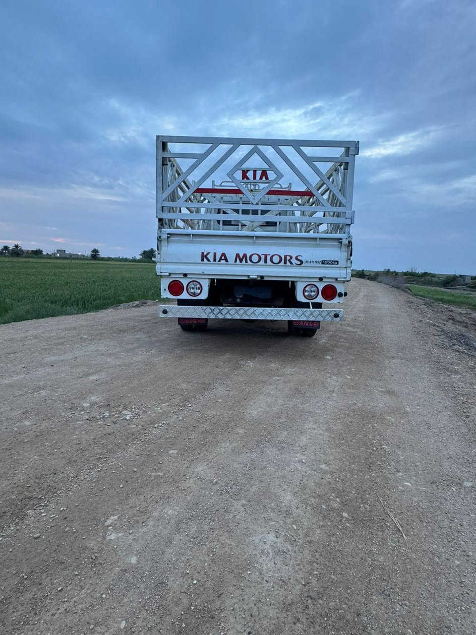 كيا كارتون 2019اصل مكينه مسكر السعر63ورقه هيه ولمحجر  متومه  بيه رقم وسنويه اربيل حصه كاز كلمحافضات تبريد ثلج🥶 تخم تاير بجيس حداديه جديده  سياره جديده ماذبلك عليه الف فول مواصفات كص شاصي شغل درجه اولى باجات 
بدي زيرو كفاله من شخط مكان ذي قار شطره ***********
