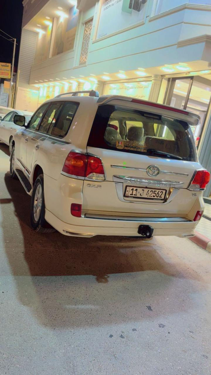 للبيع لاند كروز موديل 2014 السياره فطيم ماشيه 155 الف حقيقي السياره كفاله عامه ماعدى صبغ بسيط بالدعاميه الخلفيه مكاني بابل الحله او بغداد رايدها 41000 عراقي اربع شدات وعشره 
***********
