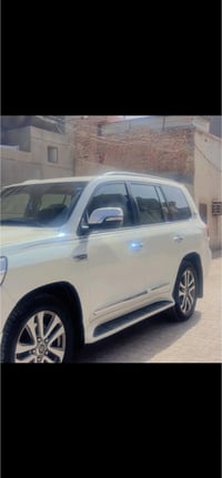 تخم ويل كلش نضيف وتايرات لاندكروز  حجم 20/ شكل 2016 الى 2019  400 الف ...