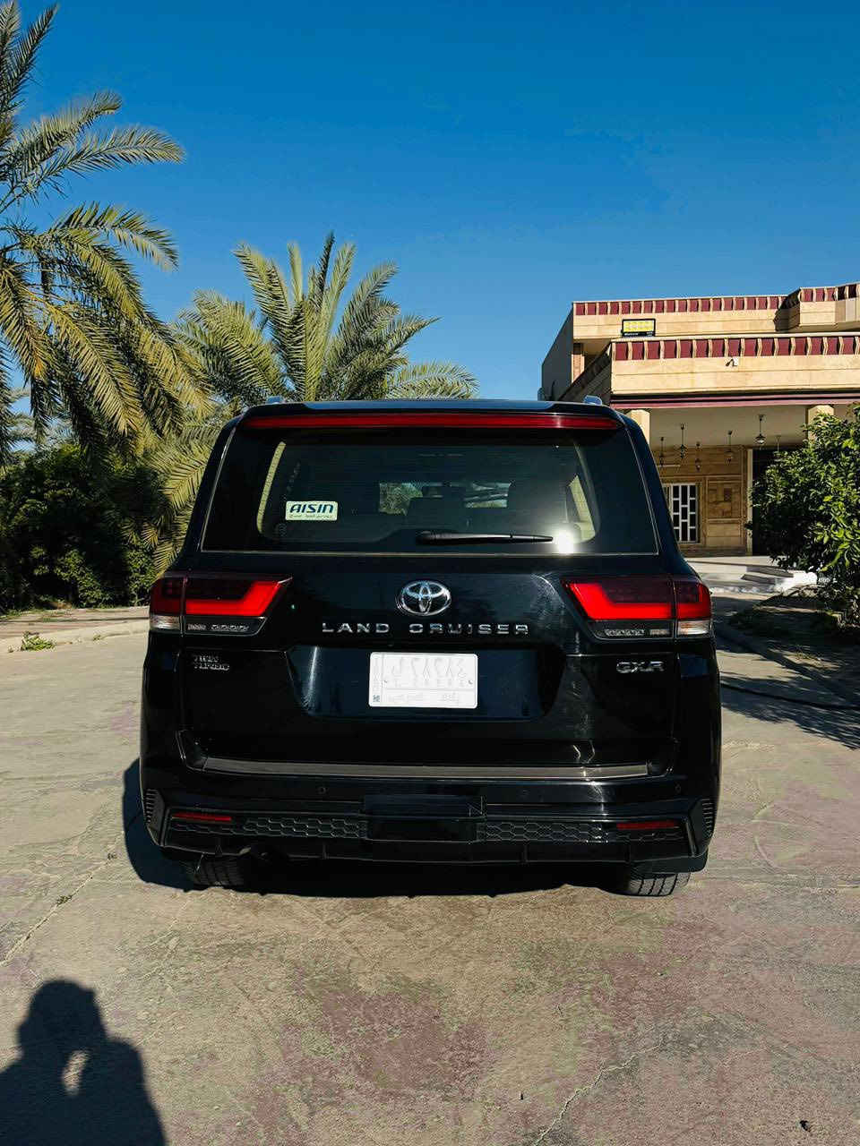 السلام عليكم
من رخصة الادمن المحترم 🙏

تويوتا لاندكروزر 🔱

فئة GXR 🔱

موديل 2024 خليجي بريم 🔱

محرك v6 دبل توربو 🔱

رقم بغداد مميز 🔱

مواصفات السيارة 
—————————
‎تشغيل عن بعد 
تدفئة مقاعد 
حساسات 360 
كامرات 5 
جنطة كهرباء 
تحديد مسار
مثبت سرعة وهالامور 
نقاط عمياء بالمري 
شحن لاسلكي 
—————————-
‎السيارة مكفولة عدا شبر واحد فقط بمقدمة البنيد مصبوغ 
والسيارة جدا نظيفة استعمال شخصي وصيانة داخل وكالة ساز والسيارة باسمنا تحويل مباشر 

والسعر جدا مناسب بالنسبة لخواتها 
للاستفسار عن السعر والتفاصيل 

مهندس ازهر 
***********
