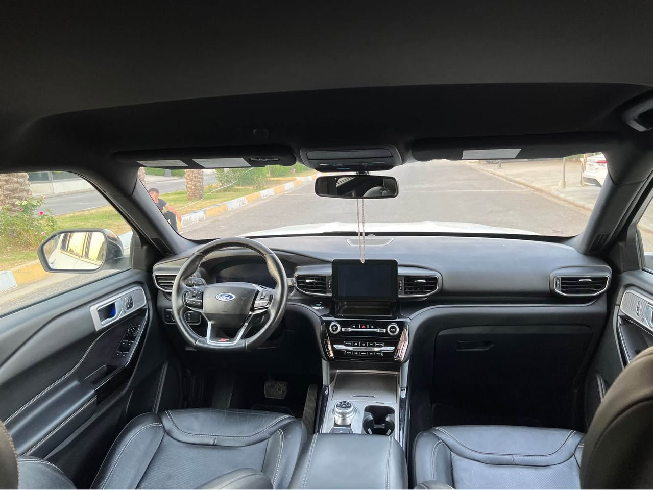 Ford Explorer 2023 ST
 مودیل ۲٠۲۳
اللون ابیض ثلجی
تضیلل PPF مات اصلي
مواصفات ST
فول فول مواصفات بدون بانوراما
كشنات جلد و كهربائي و ميموري 
كشنات تدفئة حار و بارد
كشنات خلفي VIP
ستيرن هيتر
تبريد مركزي و يشتغل حار و بارد
السماعات سيستم 
مراية شفت
مراية حساس
رادار و حساس و كاميراة ٣٦٠ درجة
نظام ايكو 
اوتو ستوب
بريك بصمة 
كير فوليو ى بيها شفت عل ستيرن 
السيارة جاهزة و ما بيها اي نواقص 
رقم و سنوية جديدة
ماشية ٣٠ الف مايل
بيها ٢ قطعة صبغ بدون دواخل
ايرباك سيستم من وظع بلادي 
مكان سيارة اربيل*********** أربيل, العراق

