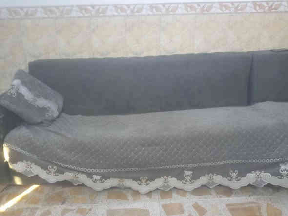 السلام عليكم دوان تركي لون زيتوني ينفتح يصير جرباية وتقدر اتخزن بداخلة الضرار بية حرك من الصفة وبي خشبة طاقة من النص يحتاجلة ترتيب سعر ١٠٠ التواصل خاص او ***********
