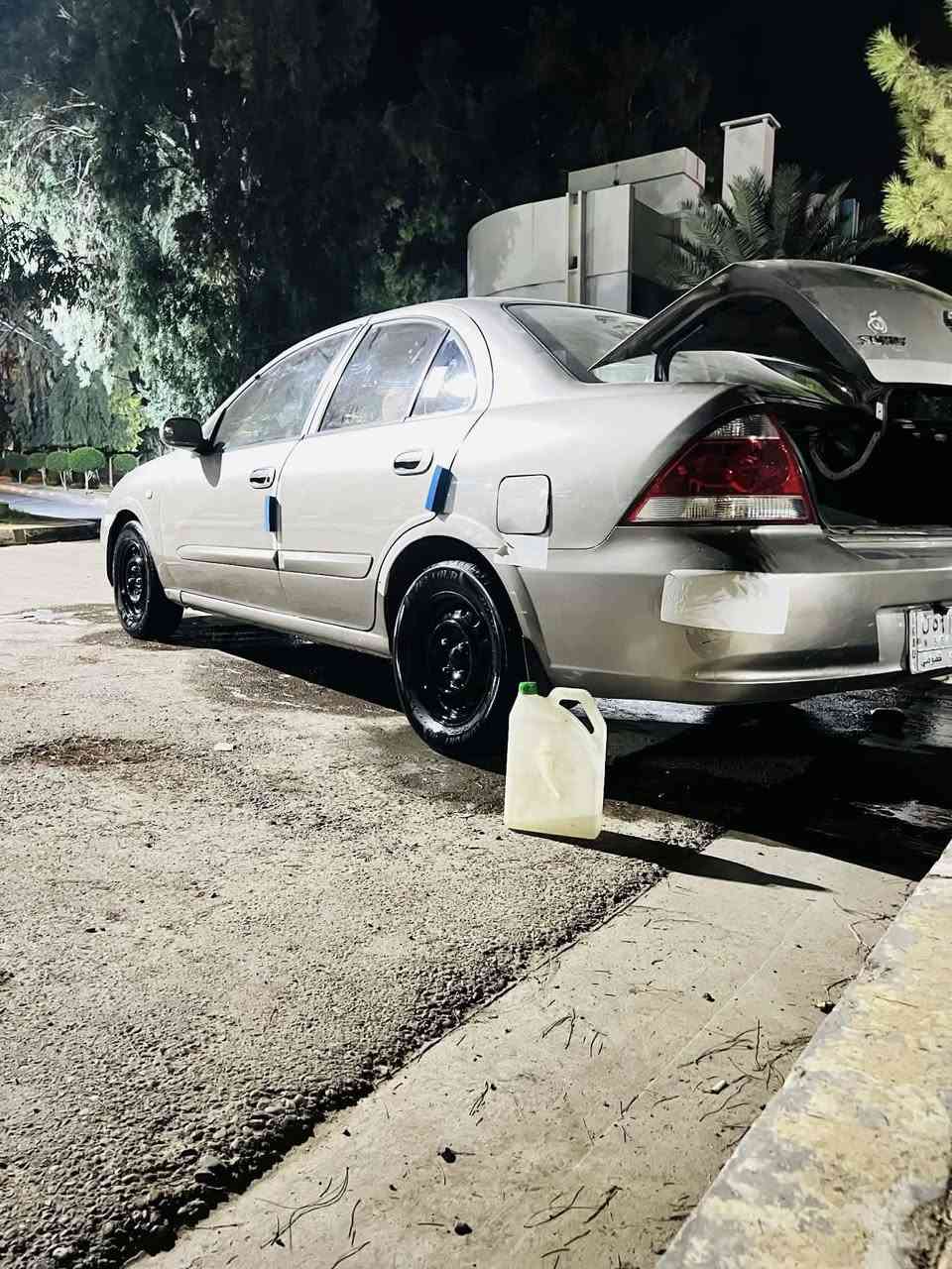 السلام وعليكم 

نيسان سني ٢٠١٢ للبيع رقم بغداد 

السياره خليجيه بيها حادث. اهنا بلعراق  سونار مرفق ويه الصور السياره فقط جاملغ امامي وبنيد الباقي شركه  بيها نسبة جراد قليله بلقماره لان لونها مميز ذهبي  عله رصاصي   تبريد مكينه كير خير من الله 
السعر ٩٤ وبيه مجال 
*********** للاستفسار التواصل خاص او الاتصال
