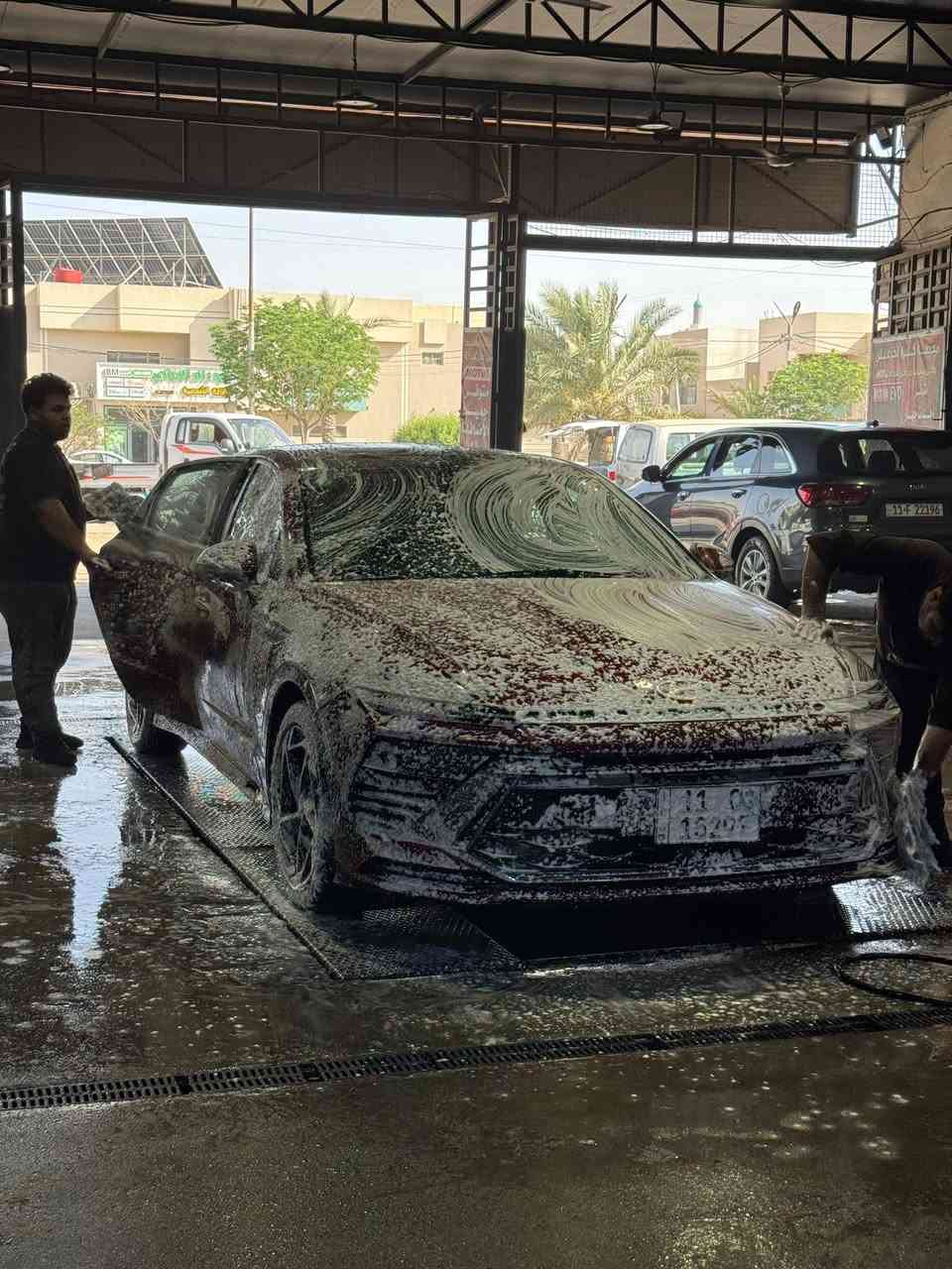 السلام عليكم 

سوناتا 2024 فول مواصفات محرك 2500 مكينة كير حدادية تبريد مكفولات 100%

مواصفات 
سقف بنوراما
رادار أمامي خلفي 
تشغيل عن بعد 
شحن لاسلگي
سستم صوت 
تحديد مسار
نقط عمياء 
ماشية 41 ألف كيلو متر 
دخول ذكي 
تدفئة بالكشنات

حادث السيارة مال أمريكا چاملغ مبدل وصبغ ربع الباب خفيفة كلش وهنا بالعراق صار بية قطعتين بابين مبدلات 
وبالچاملغ الخلفي بارد فقط السيارة جاهزة من كل النواحي حلوة وفول مواصفات رقم بغداد أنكليزي حرة  بأسمي 

مكان السيارة النجف الأشرف 
السعر 188 وبية مجال
للتواصل ***********
