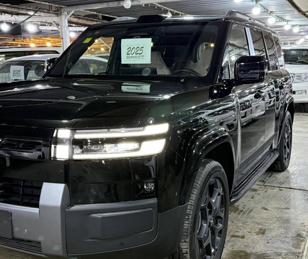 عصر السرعه لتجاره السيارات
🌙نود اعلامكم عن وصول🌙
🌹BYD Leopard 7 Ultra🌹
Plug-in Hybrid – PHEV
نظام الدفع والمحركات:
الاسعار 🔥🔥تنافسيه
اتصل وتتدلل
– محرك بنزين 1.5 لتر تربو
– عدد 2 موتور كهرباء (أمامي + خلفي)
– نظام هجين قابل للشحن الخارجي Plug-in Hybrid
– دفع رباعي ذكي AWD / 4WD
————————————
القوة والأداء:
– القوة الإجمالية: من حوالي 480 حصان وتوصل لحد 650 حصان
– تسارع من 0 لـ 100 كم/س في حدود 4.5 ثانية
—————————
البطارية والمدى:
– بطارية BYD Blade LFP (آمنة وطول عمر)
– سعة البطارية: حوالي 35.6 كيلو وات/ساعة
– المدى الكهربائي فقط: حتى 190 كم (CLTC)
– المدى الإجمالي (كهرباء + بنزين): يوصل لحوالي 1200–1300 كم
– تدعم الشحن الخارجي AC + استرجاع طاقة أثناء الفرملة
—————————
ناقل الحركة:
– ناقل حركة أوتوماتيك / E-CVT مخصص للأنظمة الهجينة
—————————
الأبعاد والهيكل:
– الطول: حوالي 4999 مم
– العرض: حوالي 1995 مم
– الارتفاع: حوالي 1865 مم
– قاعدة العجلات: حوالي 2920 مم
—————————
التصميم الخارجي:
– جنوط رياضية مقاس 20 بوصة
– باب شنطة كهرباء
– مرايات كهرباء بإشارات وطي كهربائي
—————————
المقصورة الداخلية:
– 5 مقاعد فاخرة بتنجيد جلدي
– مقاعد أمامية كهرباء + ذاكرة
– تدفئة وتهوية للمقاعد 
—————————
الشاشات والتكنولوجيا:
– شاشة وسطية عملاقة 15.6 بوصة
– Head-Up Display على الزجاج الأمامي
– شحن موبايل لاسلكي
– Apple CarPlay & Android Auto
—————————
أنظمة السلامة ومساعدة السائق:
– مثبت سرعة تكيفي
– مساعد الحفاظ على الحارة
– فرامل طوارئ أوتوماتيك
– مراقبة النقطة العمياء
– كاميرات 360 درجة
– حساسات أمامية وخلفية
العنوان📍
بغداد الوزيريه قرب قاعه الريان للاعراس
☎️***********
☎️*********** 
#bydméxico #BYDSEAL #BYD #BYDATTO3 #BYDDolphin #BYDDolphin #byd #bydméxico #bydgoszczanie
