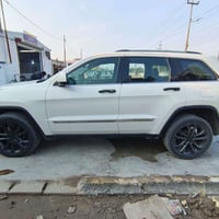 جراند شيروكي لاريدو • ٢٠١٢ • جازه