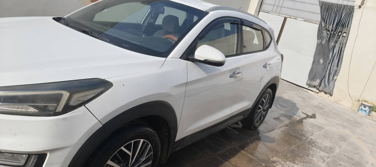 سلام عليكم إخوان توسان 
للبيع موديل 2019السيارة كلش جديدة 
رقم السيارة أربيل 
ماشية 140
مواصفات السيارة معروفة 
ملاحظة السيارة بيها باردات و ثلاث قطع مفتوحة بس لا أبدل و لا مصبوغ 
مكان السيارة بل نجف الإشراف
رقم ***********
السعر 170و بيها مجال
