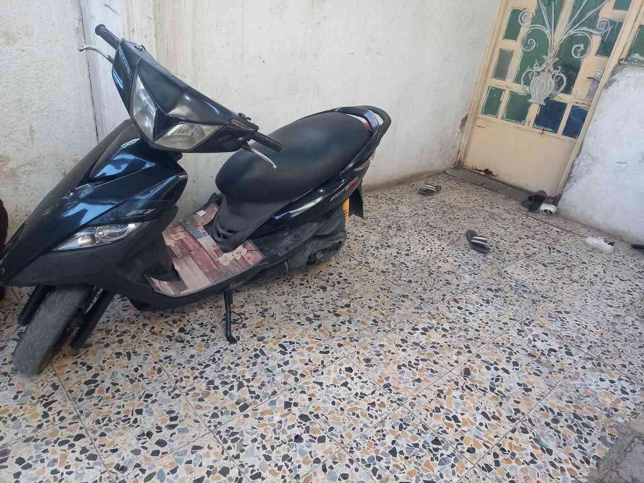 دراجة جديدة صالهة ٨ ايام من نزلناهة من الحاوية الاتصال علة هاذة الرقم ***********
