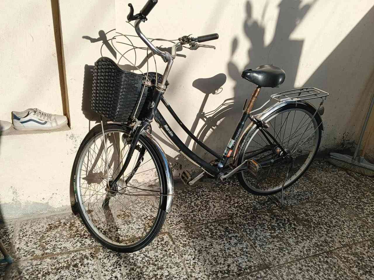 سلا عليكم بايسكل البيع نضيف نتصل عل رقم ***********وتدلل
