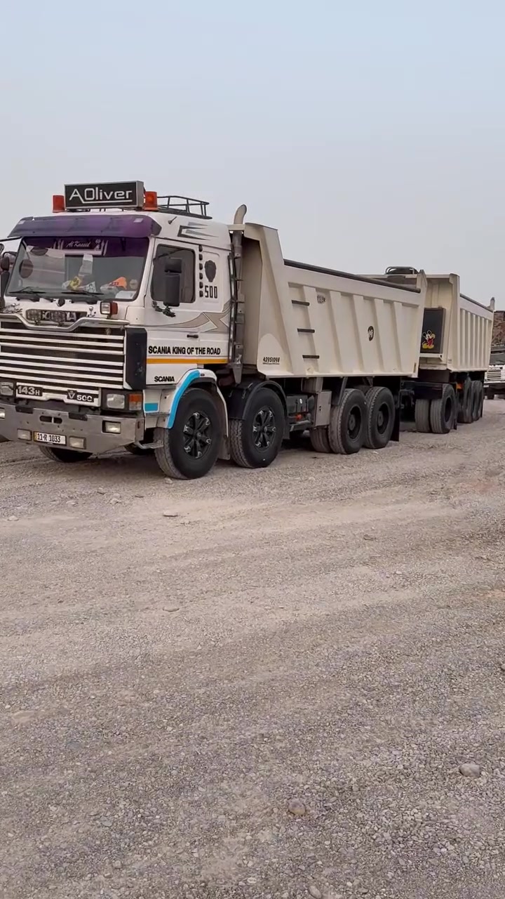 سكانيه البيع مكينه 8 10/0/ كير 3ب 3مجموعه باجر 19 مربوطه قاطر مقطوره تلث لوحات  السياره كفاله عامه ما نقصها اي شي تحويل ثاني يوم تصل عل رقم اني مكلف بل نشر ***********
