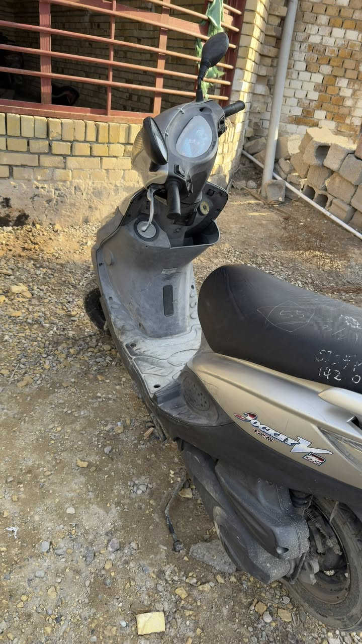 دراجه كامكو قسم الله برقي واحد ما مفتوح بيه دراجه ما صارله عشره ايام رمبه
محتاج واريد ابيعه سعر 850 قفل اذا مو شراي لا تخابر 
***********
المو شراي لا يخابر ويكسر حلال العالم
