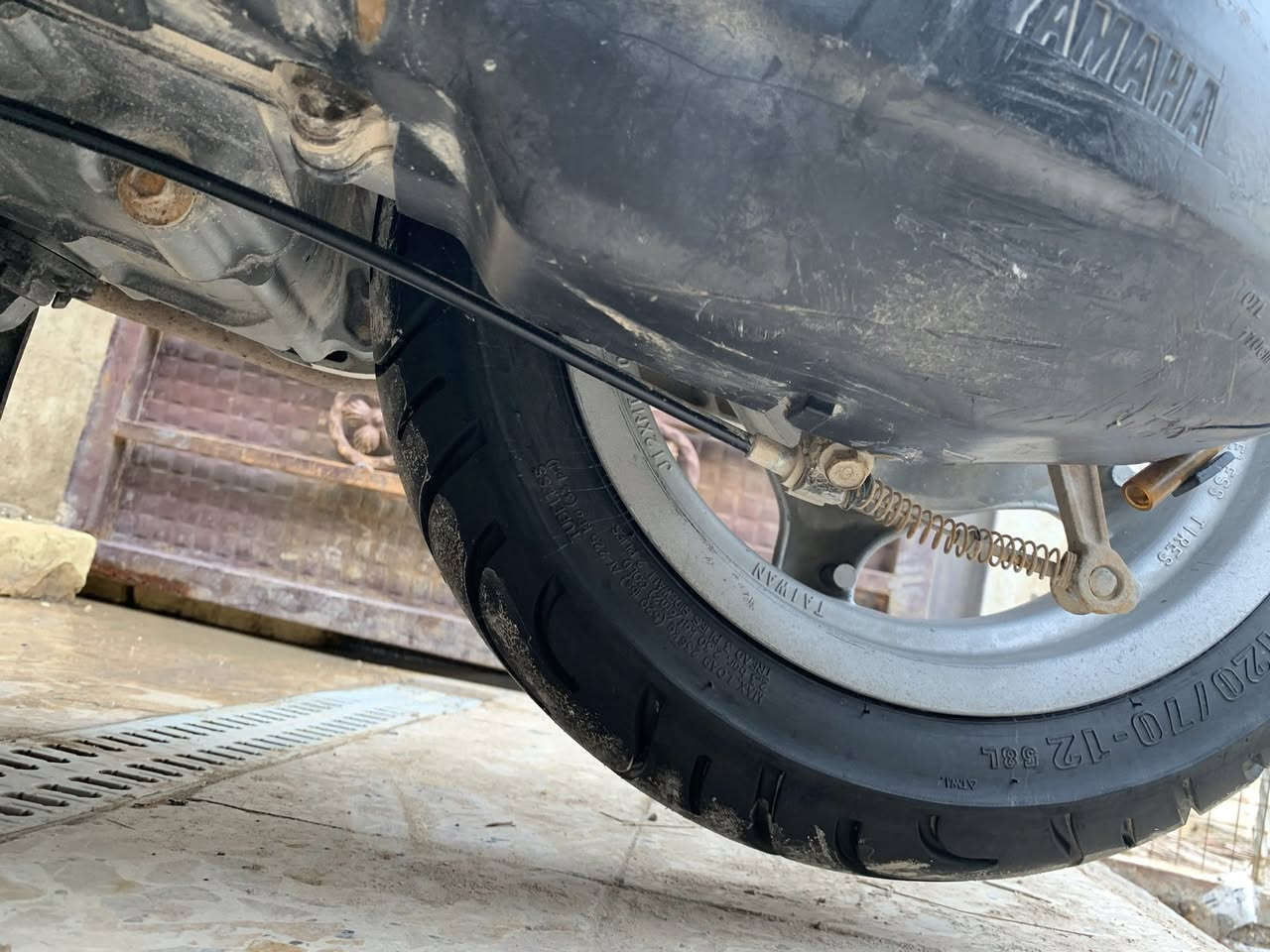 سكنس فحل كامله سلف هندر نكره الدراجة كامله كلها ابلاديه وختم واحد ابريكات دبلات تايرات كله ابلادي ونضيف كهربائيات كلها شغاله اوراقها موجوده الدراجه المحرك لاصوت لاتبخير لانضوح ناعم وابلادي كابريتر وسلف ابلاديات ما مفتوحات جيب وياك عشر فيتريه السعر 550 مكاني بغداد العبيدي شهداء الثالثه***********
